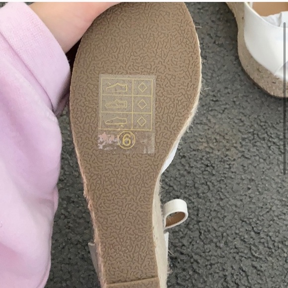 NWT white wedges - Picture 2 of 4
